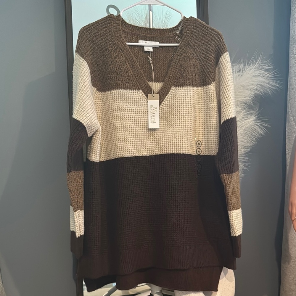 Natural Reflections V-Neck Sweater in Brown and Cream
